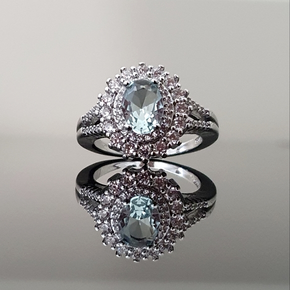 Pretty Designer Light Blue Crystal Ring - Picture 2 of 4